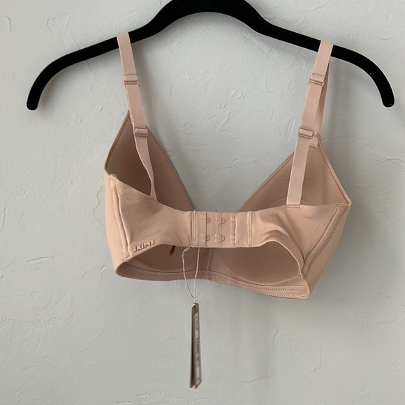 ✨SKIMS WIRELESS FORM  T SHIRT BRA CLAY 32C 34C - Picture 2 of 6